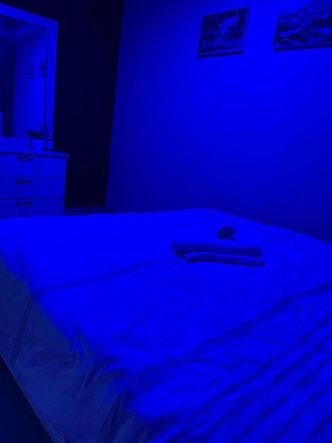 חדרי לייבל Label Rooms Blue & Red ティベリア エクステリア 写真